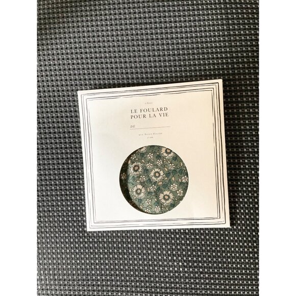 NWT Sezane le foulard pour la vie Square Green Floral Paisley Bandana/Scarf - Picture 2 of 3